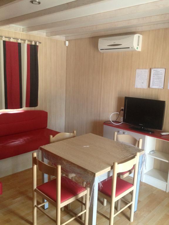 Camping Residence Chalet La Pomposa Terrazzoni بونيفَسْيو الغرفة الصورة